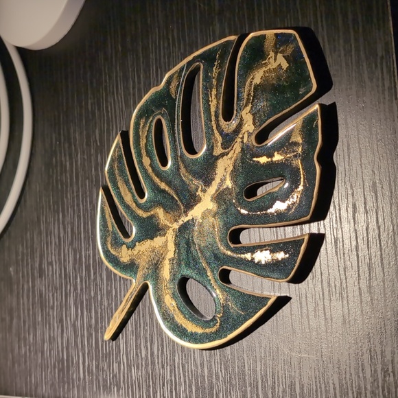 Monstera Resin Tray - Picture 2 of 2